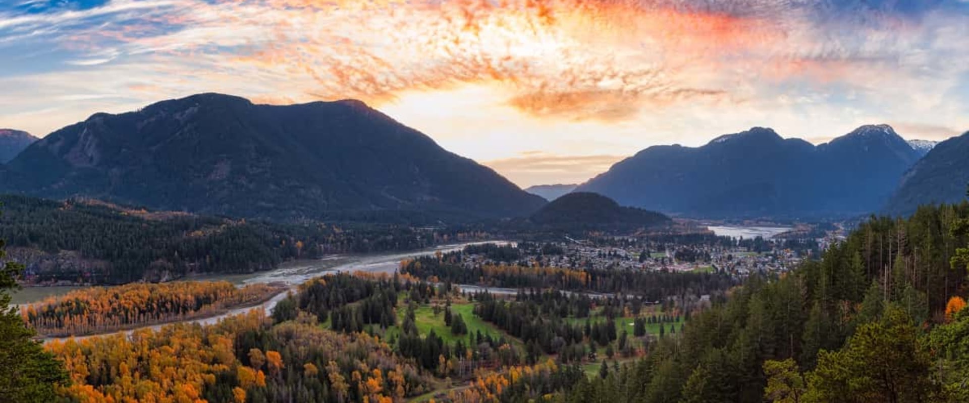 Eating Out Costs in British Columbia: Tips and Resources for Relocation